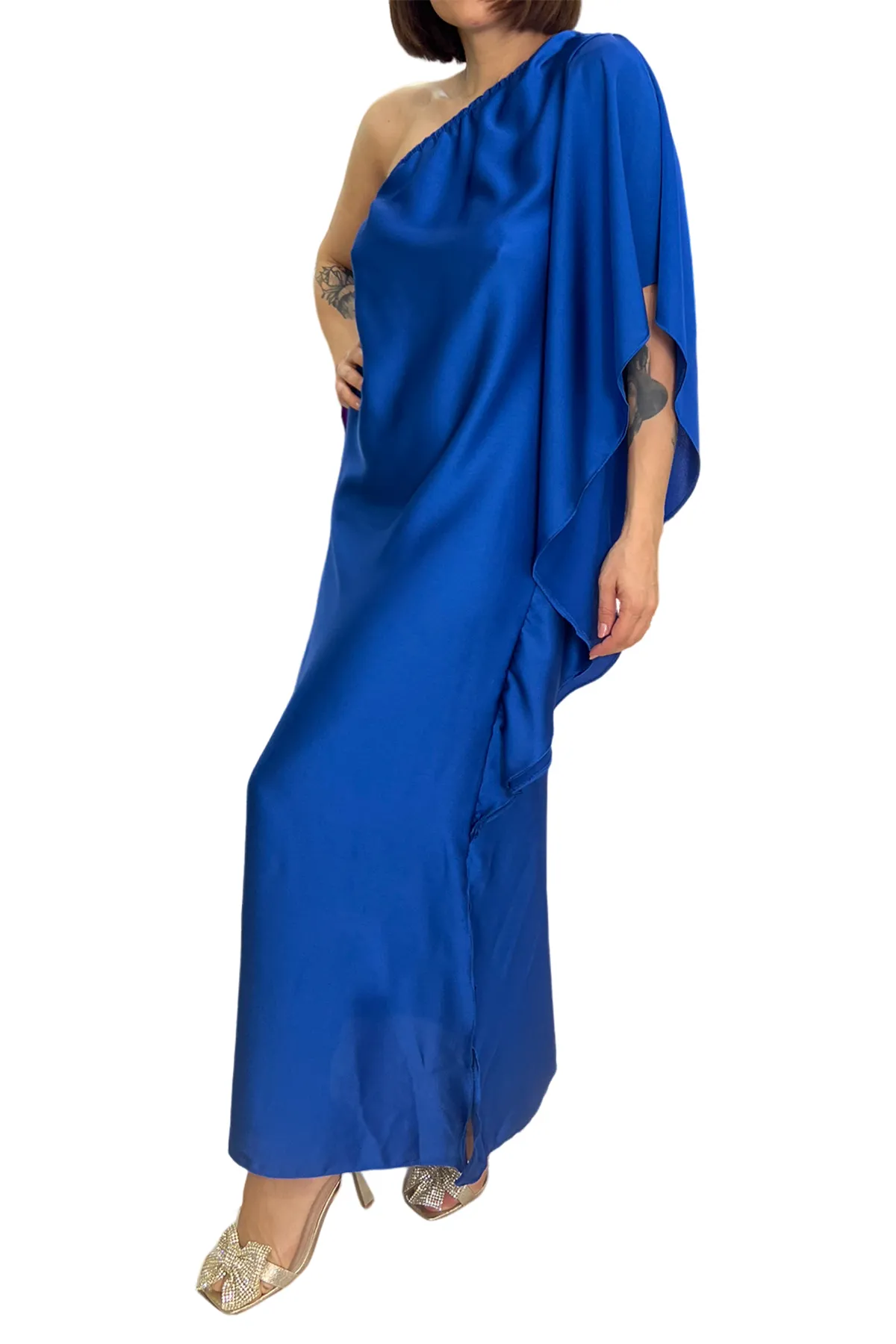 Abito donna midi monospalla in tessuto satinmorbido con volant sul braccio