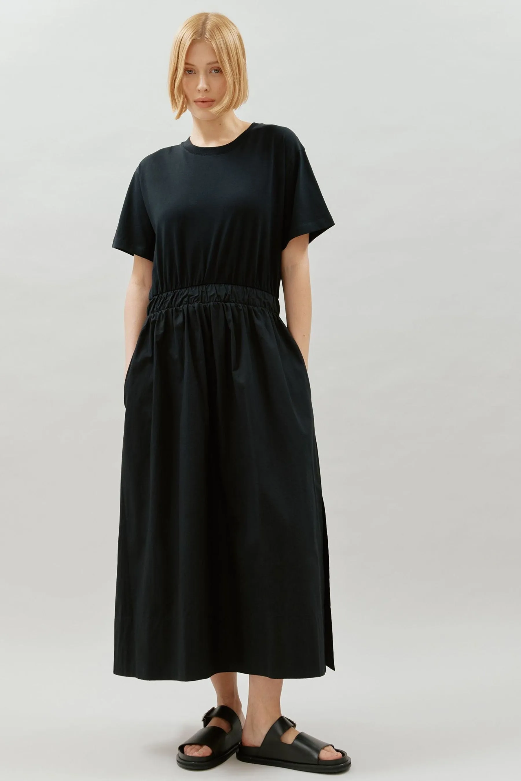 Albaray - Nero con T-shirt in tessuto misto - Abito