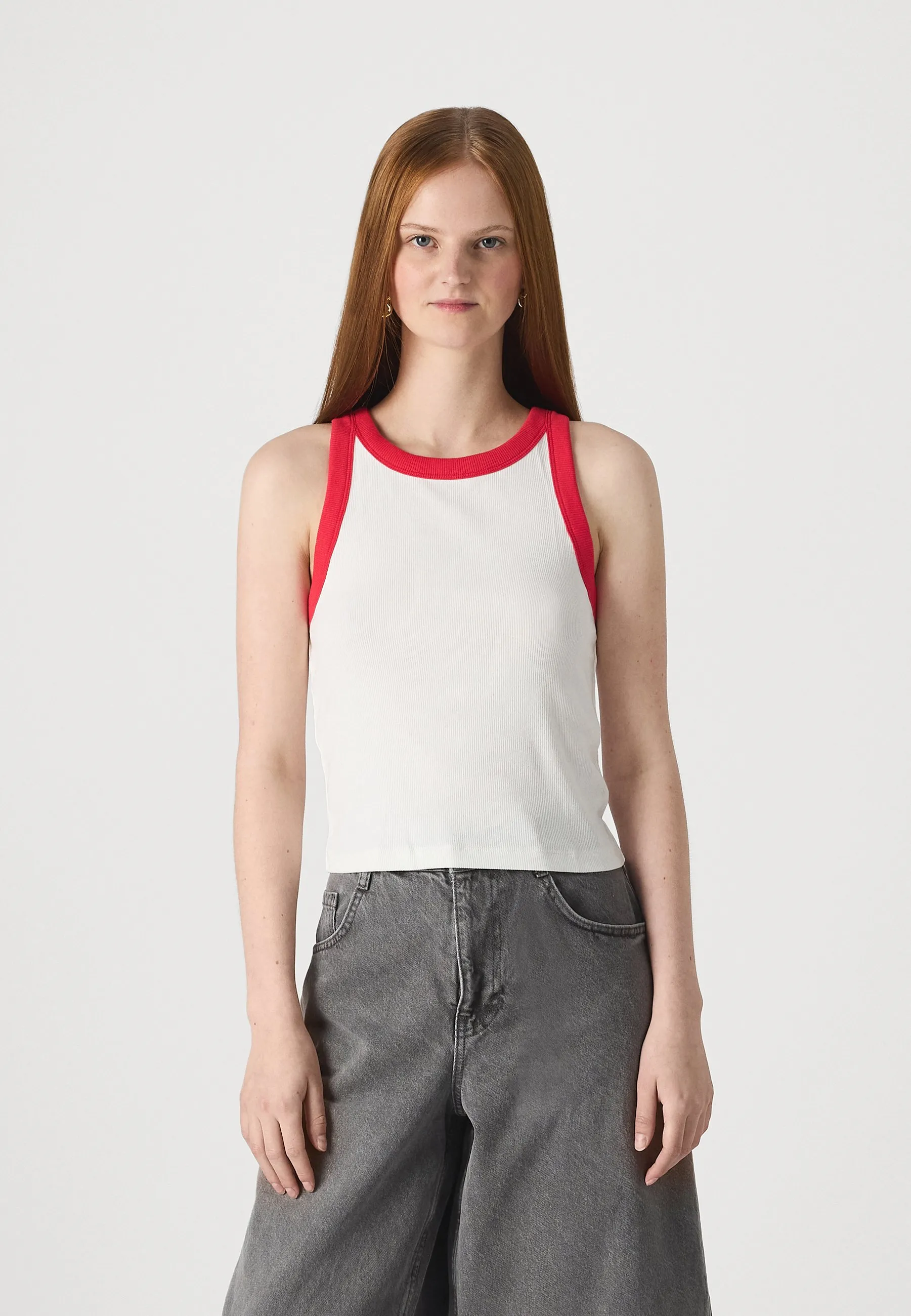MOD RIB HALTER CROP - Top